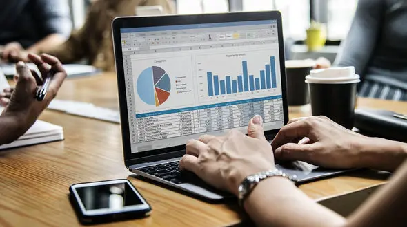 چشم ها در کمین خطر خاموش/ ۲۰ ثانیه ای که چشمان شما را نجات می دهد!