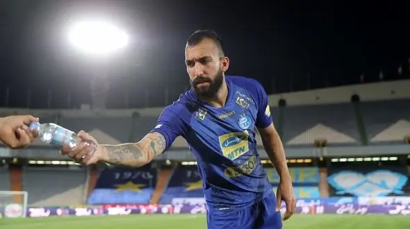 چشمی: 3 کارته بودنم دست و بالم را بسته بود