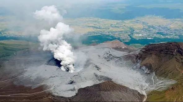 مشاهده دود از قله دماوند /خطر جدی یک فاجعه !