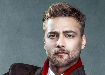 فیلم / امیر مقاره: مادرم به شدت مذهبی هست و هیچوقت آوازهای منو ...