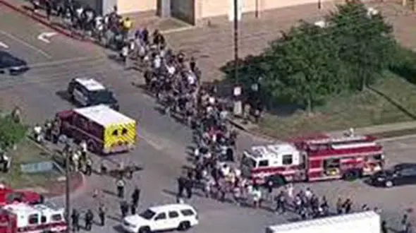 ببینید / تصاویری وحشتناک از تیراندازی مرگبار در تگزاس آمریکا با ۹ کشته + فیلم