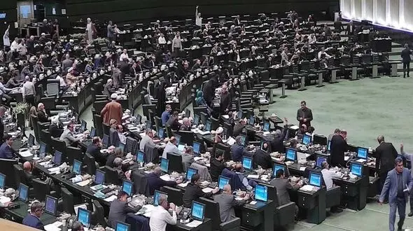 مصوبه حقوق گمرکی واردات گوشی‌های همراه خارجی اصلاح شد