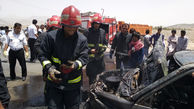سوختن کامل دو خودرو در زاهدان / یک پسر 14 ساله در میان شعله ها سوخت + عکس 