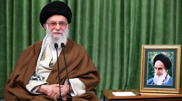 رهبر انقلاب : بدگویی و بدزبانی در جامعه باید جمع شود 