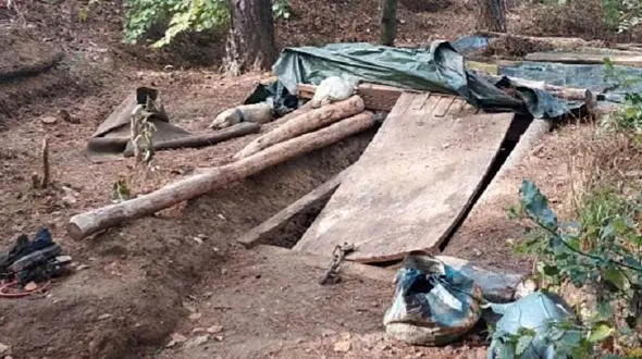 بازداشت مرد غارنشین در جنگل / همه از او وحشت داشتند