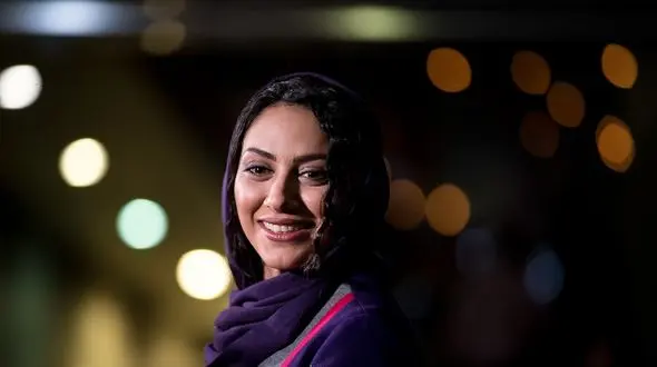 استایل جین مونا فرجاد به سبک بازیگران دهه 80 هالیوودی! / خانم بازیگر با این عکس های دیدنی وایرال شد!