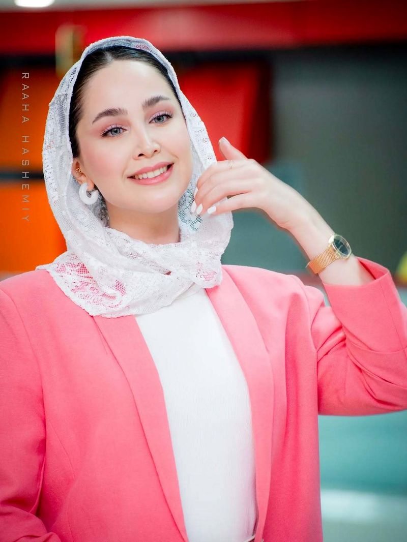 تینا یلان، بازیگر نقش فرشته در سریال اجل معلق
