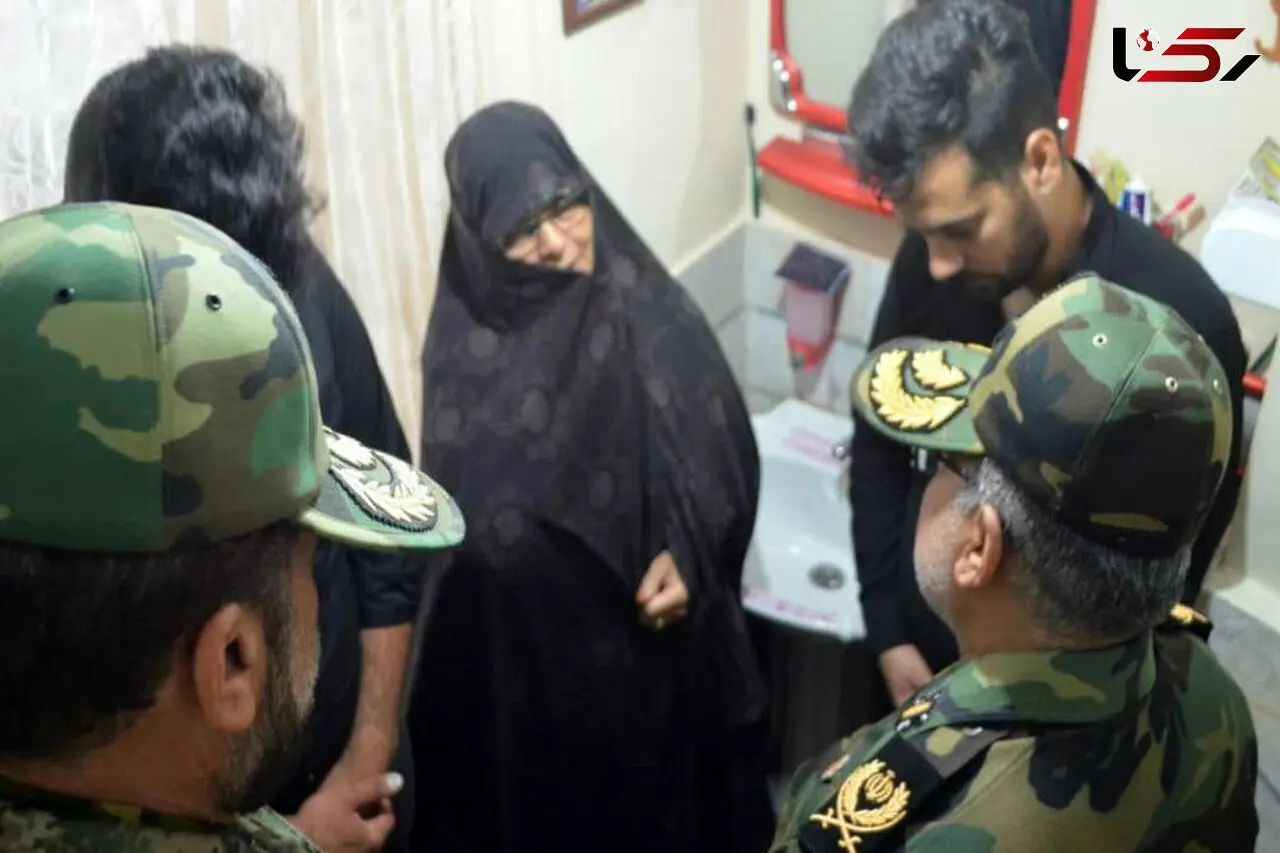 فرمانده لشکر ۱۶ زرهی قزوین با خانواده شهید محمدی نسب دیدار کرد 