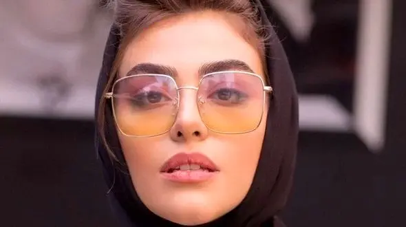 اولین عکس ویلای لاکچری  ریحانه پارسا در ترکیه ! / دلارهایی که در استانبول خرج می شوند !