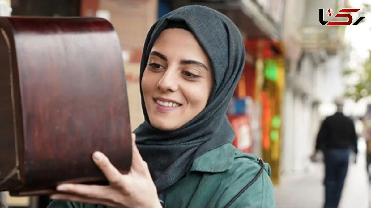 استایل پاییزی و زیبای مهسا طهماسبی با الهام از شب یلدا در پشت صحنه یک نمایش جلب توجه کرد