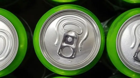 بلایی که خوردن نوشابه انرژی‌زا سر مرد جوان آورد!