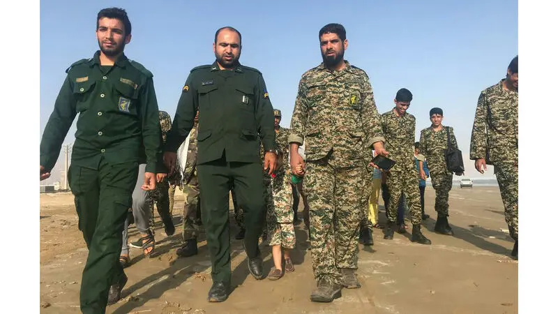 پاکسازی ساحل دریا در شهرستان دیر استان بوشهر