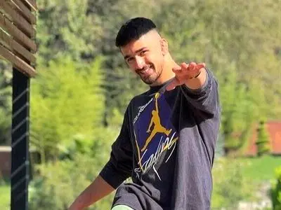 امیرمحمدیزدانی: یاد بگیریم اون چیزی که هستیم باشیم نه اون چیزی که بقیه میخوان...