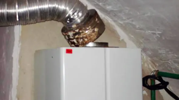 بلای وحشتناک بر سر دختر 20 ساله زیر دوش آب / در اردبیل رخ داد