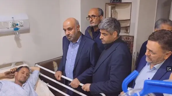 اولین گفتگوبا معدنچی نجات یافته از فاجعه طبس + فیلم عیادت وزیر کار از مصدومان