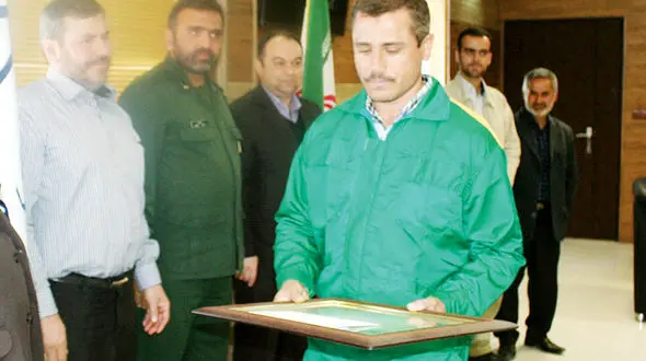 گفتگو با مردی که یک میلیارد تومان پول بادآورده را به صاحبش بازگرداند + عکس