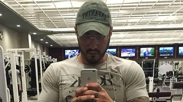 اقدام عجیب یک پدر با دخترش روی تخت بیمارستان