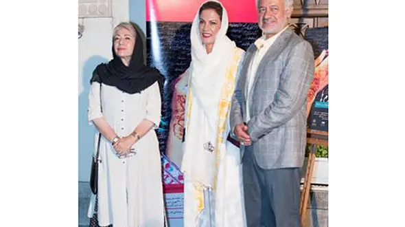 مجید مشیری در کنار همسرش در اکران آی آدم ها +عکس