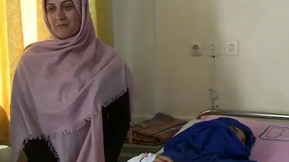 خرس زن جوان را در کوه سبلان با خود برد /کوهنوردان زن مجروح را از لای دندان های  خرس نجات دادند+عکس