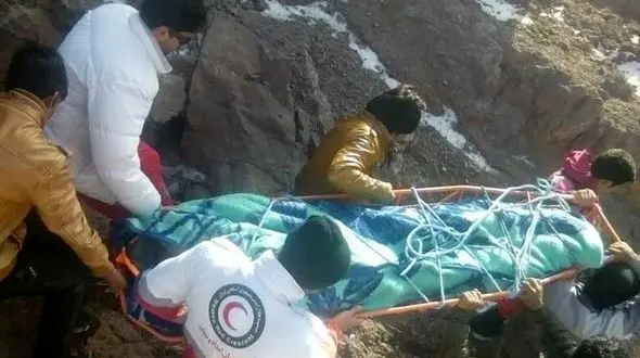 نجات جوان گمشده در کوهستان‌های بم