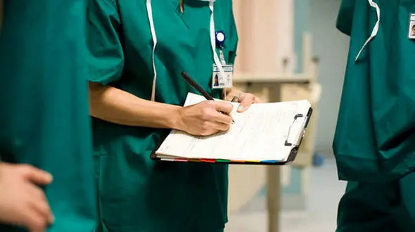 شهین زن زیبایی بود که آتش گرفت و شوهرش گفت زشتی و طلاقش داد!