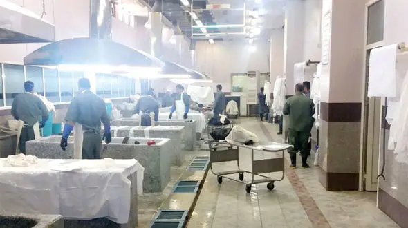 گفت و گو با زن و مردی که هنگام سال تحویل در مرده شورخانه بهشت زهرا بودند! / جسد 24 زن و مرد را شستیم