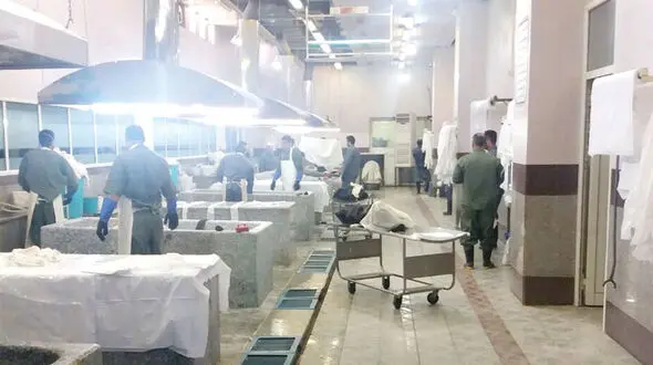 گفت و گو با زن و مردی که هنگام سال تحویل در مرده شورخانه بهشت زهرا بودند! / جسد 24 زن و مرد را شستیم