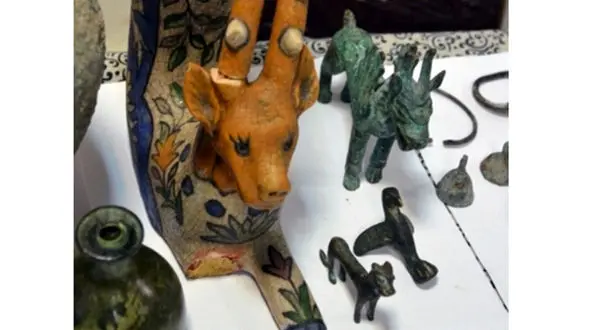 معامله مافیایی اشیاء عتیقه 4 هزار ساله در"لنگرود" + عکس