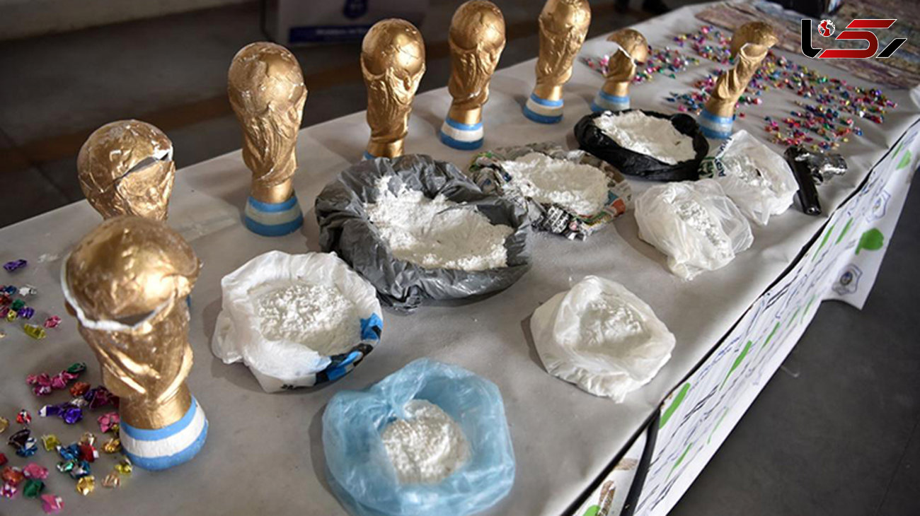 توقیف مواد مخدر جاسازی شده در مجسمه‌های جام جهانی + عکس