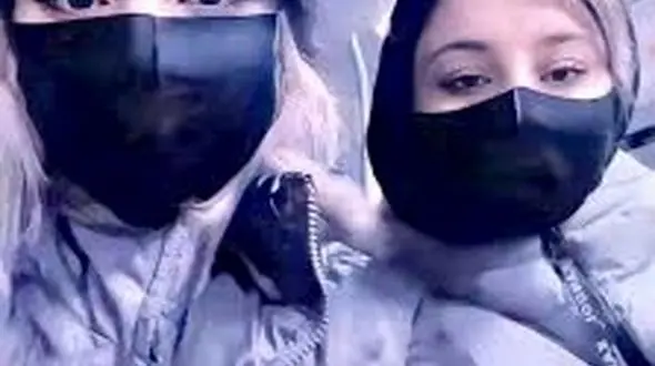 سلفی سارا و نیکا با مادرشان+عکس