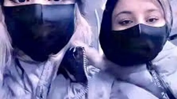 سلفی سارا و نیکا با مادرشان+عکس