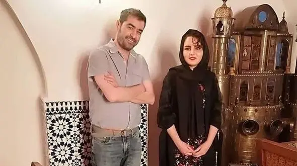 نگاهی به چیدمان منزل شهاب حسینی و همسر دومش/ لوستر مکعب  شیشه ای شناور، اکسنت وال، درخت ژاپنی بن سای، مهره شطرنج و... تجلی لوکس گرایی مدرن+فیلم و عکس