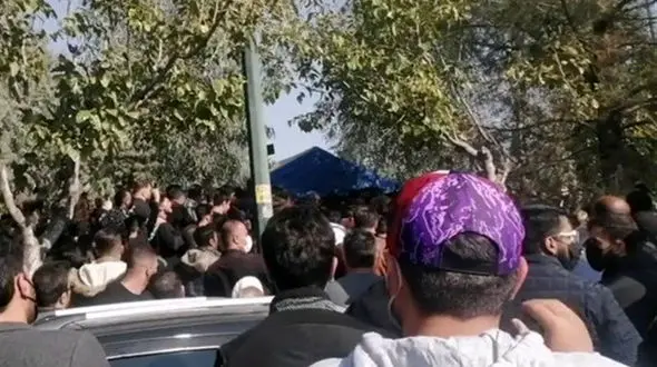 حمله به مامور انتظامات بهشت زهرا در مراسم خاکسپاری حمیدرضا روحی + جزییات