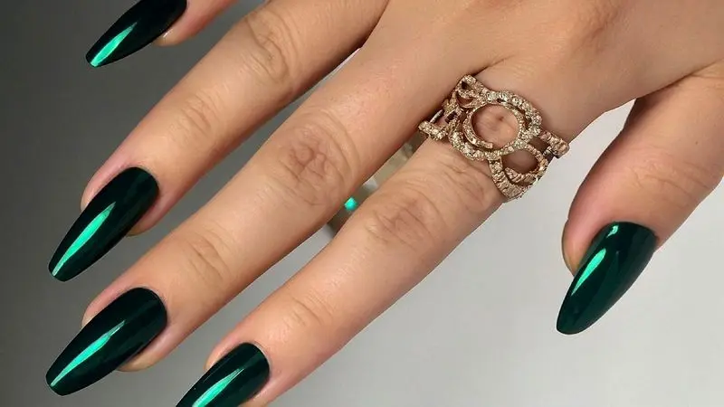 طراحی ناخن یلدایی ساده 1