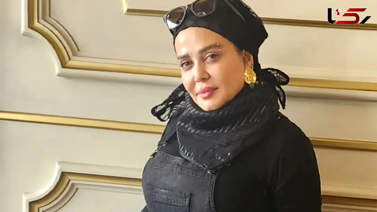نگاهی به دکوراسیون شیک و هنری خانه بهاره رهنما / از کتابخانه بزرگ و تابلوهای هنری تا مبلمان مدرن و چشم انداز تماشایی