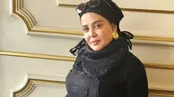 نگاهی به دکوراسیون شیک و هنری خانه بهاره رهنما / از کتابخانه بزرگ و تابلوهای هنری تا مبلمان مدرن و چشم انداز تماشایی