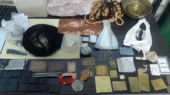 خانواده رمال کرجی به دام پلیس افتادند / درآمد این خانواده میلیونی بود