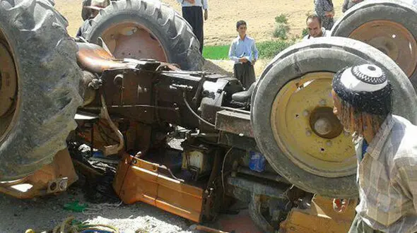 مرگ تلخ 2 کودک خردسال با واژگونی تراکتور / حادثه ای که امروز روستائیان را سیاهپوش کرد+عکس