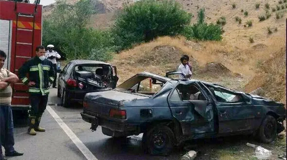 تصادف مرگبار پژو با مسافران کنار جاده 4 نفر را قربانی کرد+تصاویر