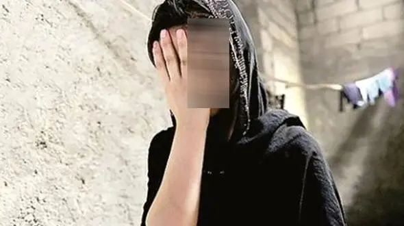 عاطفه 10 ساله در خانه مادر و زن همسایه را در شرایط ناجوری دید /فرار این دختر فاش کرد