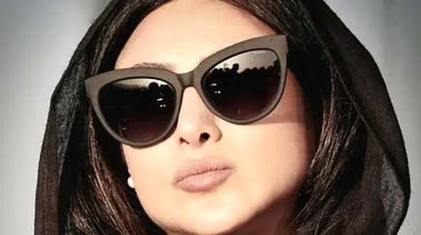 آزاده صمدی و عینک چشم گربه ای