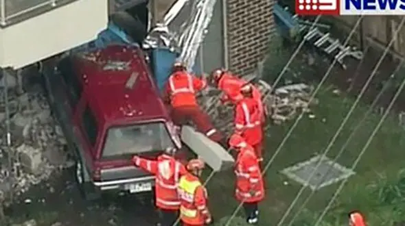 خودرویی که میهمان ناخوانده یک خانه شد+عکس