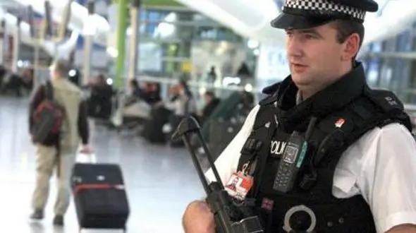 شهروندان کانادایی متولد ایران و افغانستان برای ورود به آمریکا به مشکل می‌خورند؛ سخت‌گیری‌های جدید ترامپ
