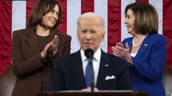 برگ برنده دیگری برای هریس / پلوسی حامی معاون بایدن شد