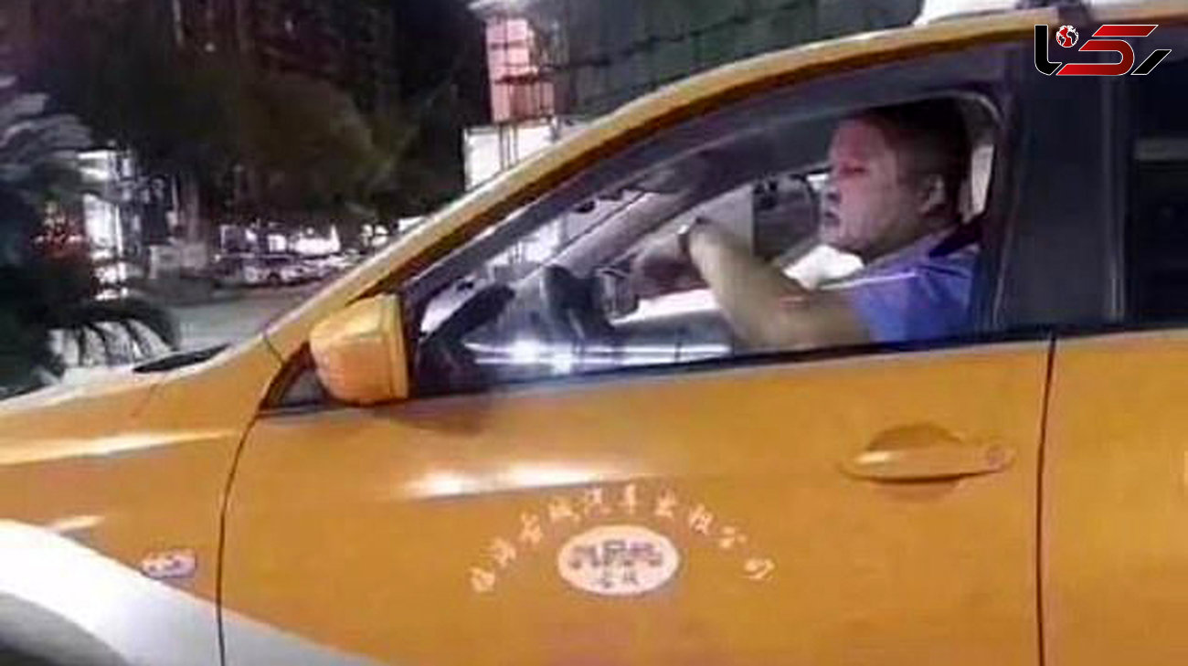 استفاده راننده تاکسی از ماسک زیبایی حین رانندگی در شب! + تصاویر 