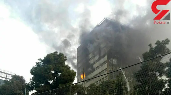 نجات 5 نفر از گرفتارشدگان در آتش سوزی پلاسکو / تلاف جانی نداشت+عکس