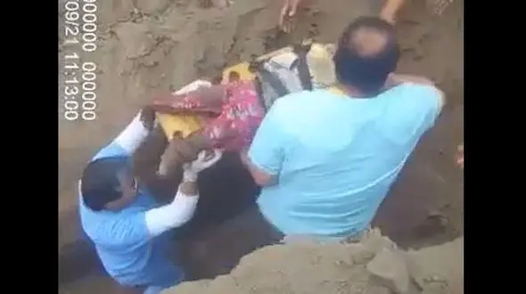 گریه های یک نوزاد از عمق زمین / دردسر بچه خارجی بازیگوش+ تصویر