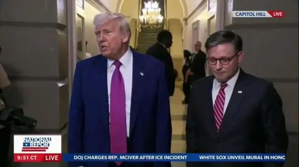 درگیری لفظی میان ترامپ و خبرنگار: «شغل درست حسابی پیدا کن!»