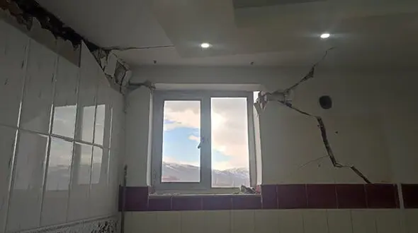 زلزله در فارس باعث تعطیلی مدارس شد / ریزش بافت فرسوده