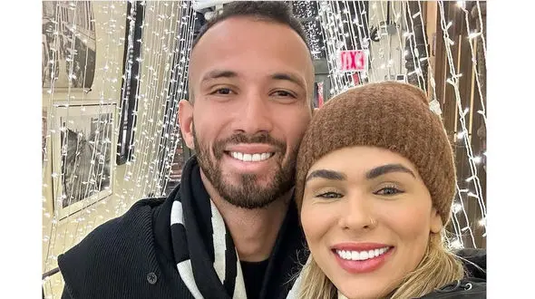  عکس دیده نشده از زن بی حجاب ستاره پرسپولیس در خیابان های تهران / زن چشم رنگی حاشیه ساز شد!